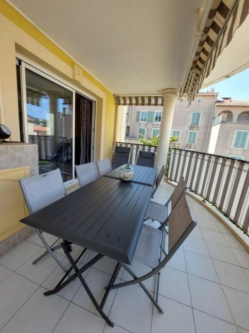 Appartement T3 agréable, proche centre et plage. Carqueiranne Extérieur photo