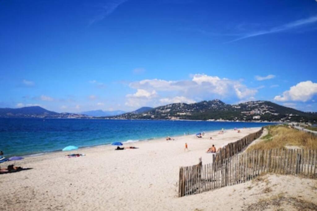 Appartement T3 agréable, proche centre et plage. Carqueiranne Extérieur photo